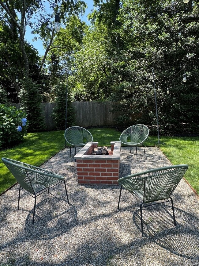 Photo - 870 Noyack Rd