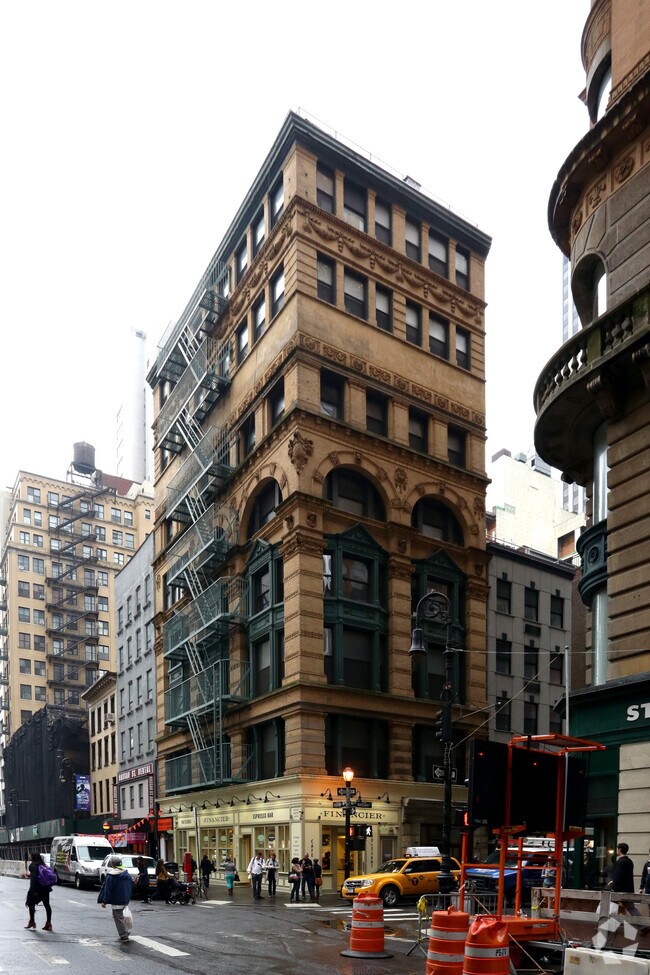 Photo - 90 Nassau St Apartments