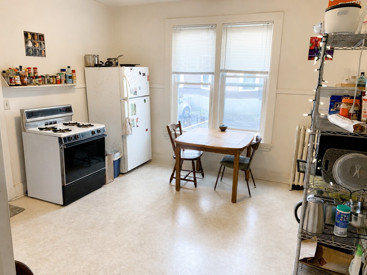 Photo - 1034 Jenifer St Unit 1034-3
