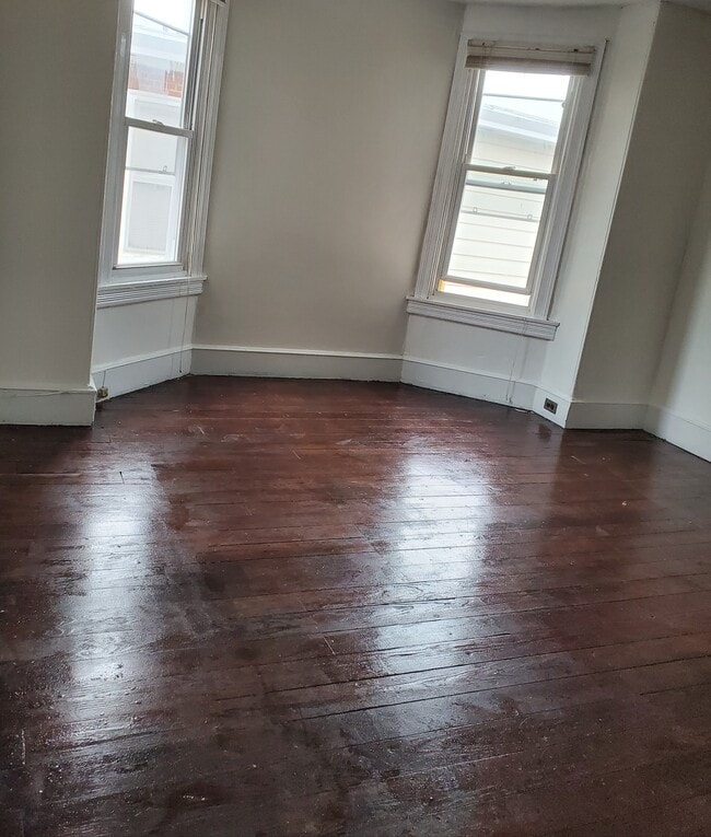 Blinds will be cleaned. - 918 W Marshall St Unit 1