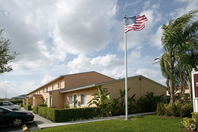 Photo - Oasis Villas