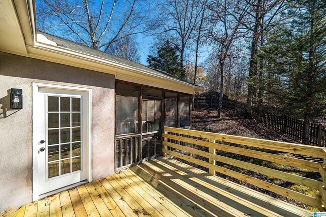 Photo - 121 Kentwood Way