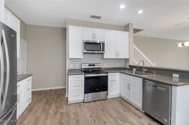 Photo - 815 Hampton Cir