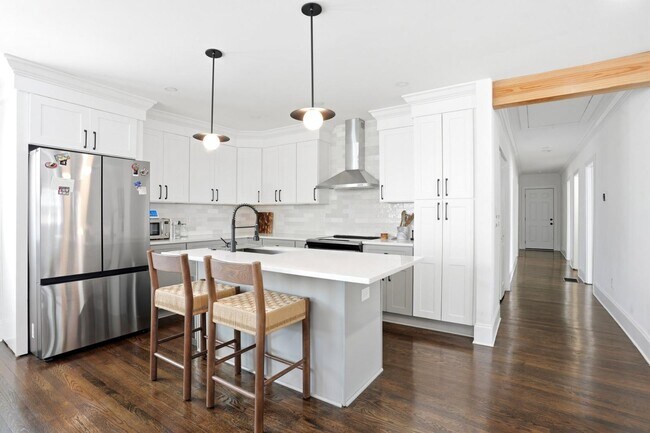 Photo - 496 Shannon Dr SW