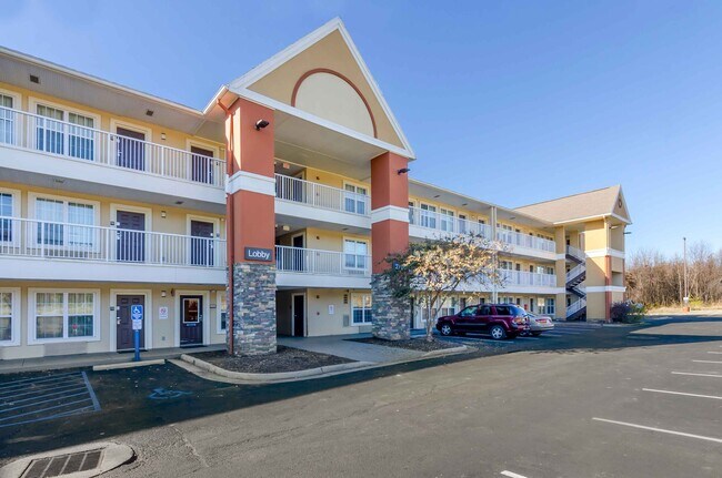 Furnished Studio-Roanoke - Airport