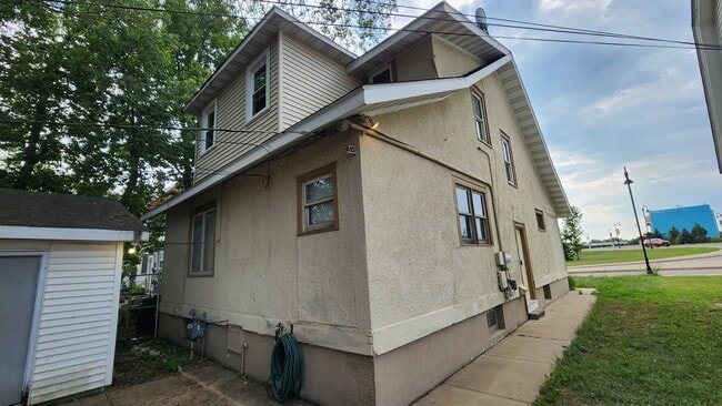 Photo - 210 9th Ave S