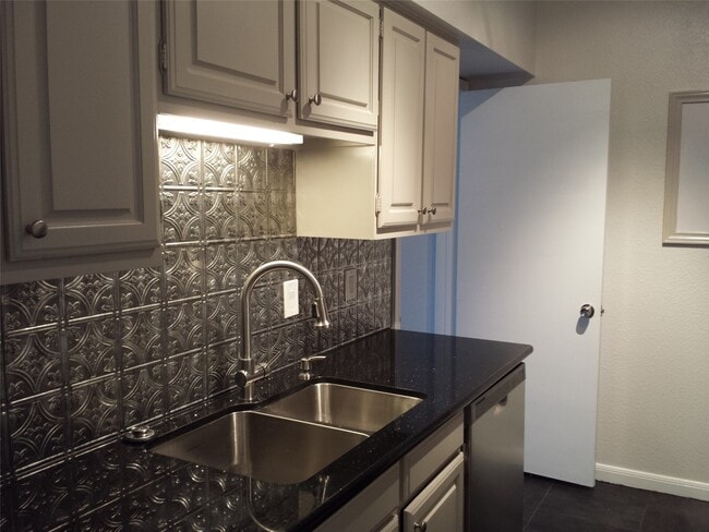 Photo - 2400 N Braeswood Blvd Unit 312