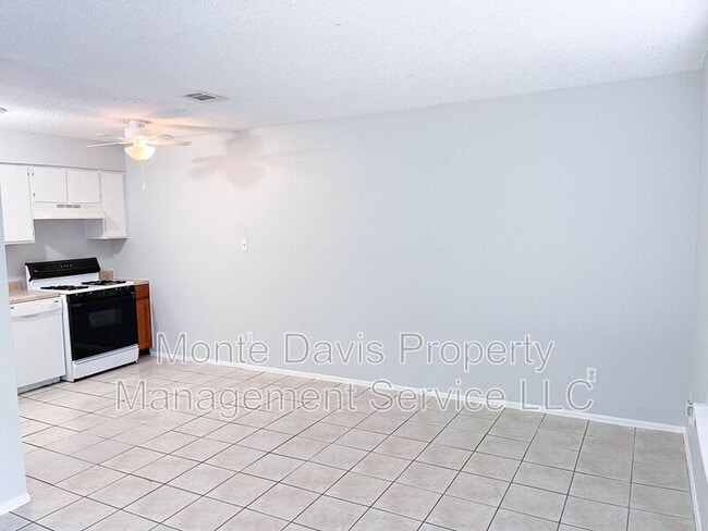 Photo - 1203 Southport Dr Unit D