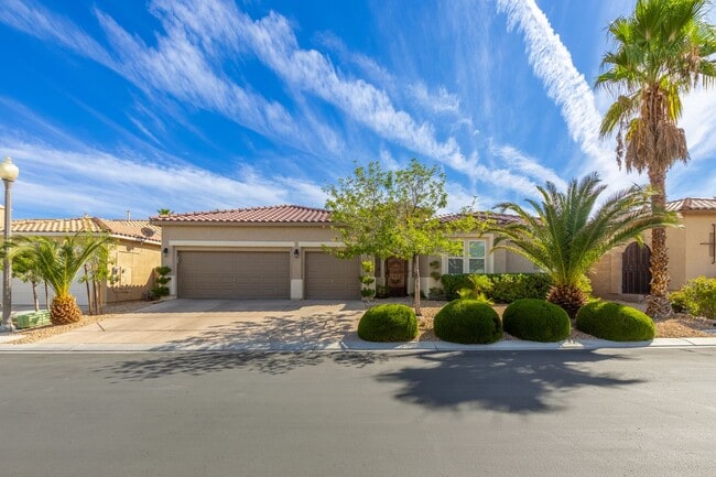 Building Photo - Beautifully Upgraded, Single Story 3 Bed, ...
