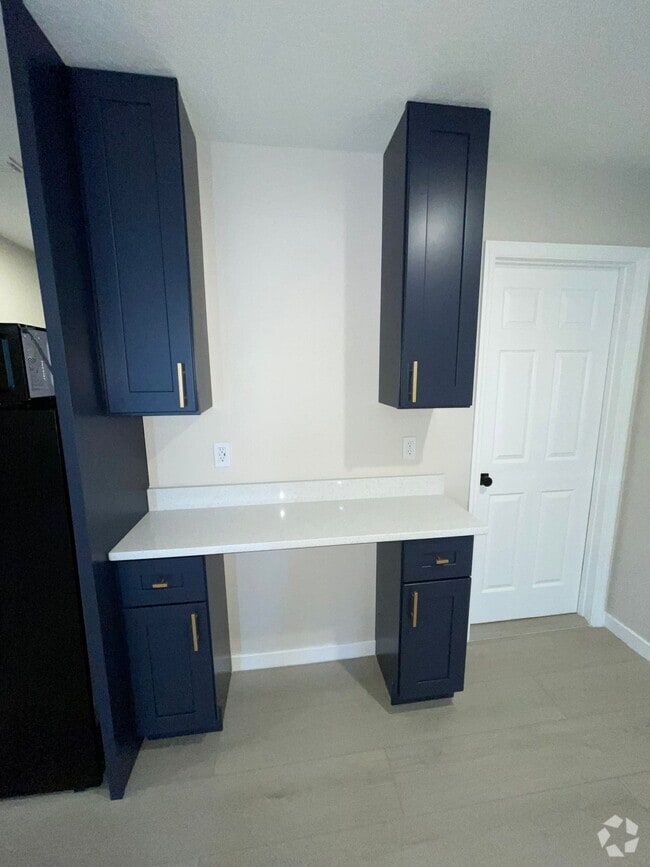 Building Photo - 13308 Phoenix Dr Unit 13308 Phoenix Dr Rental