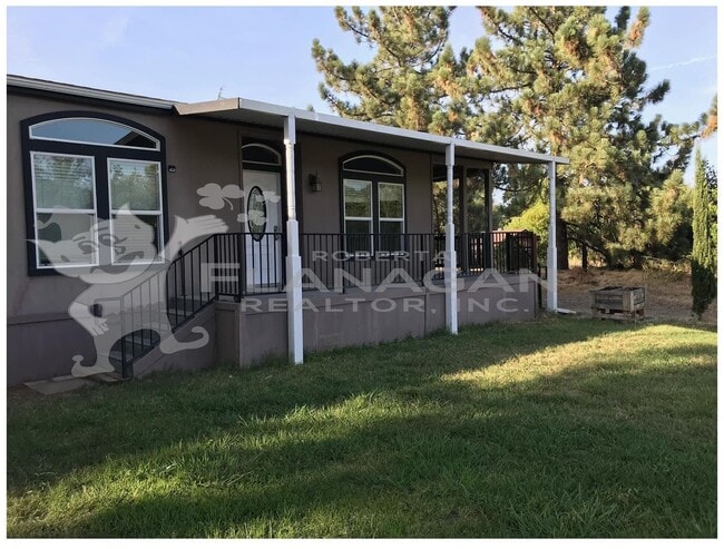 Building Photo - 3 Bed 2 Bath Rental