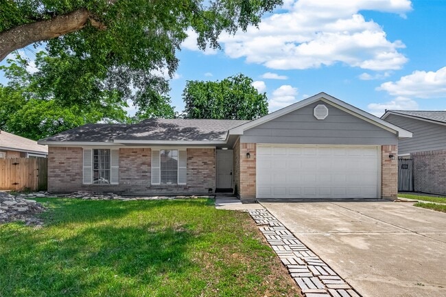 Building Photo - 24006 Lone Elm Dr