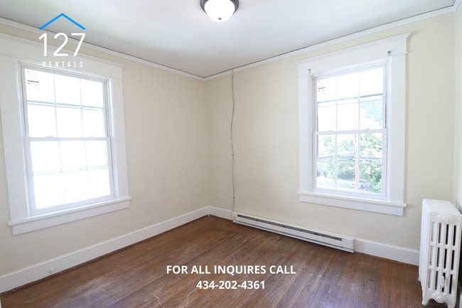 Photo - Spacious 2 Bed 1 Bath Duplex in Lynchburg Unit Upper