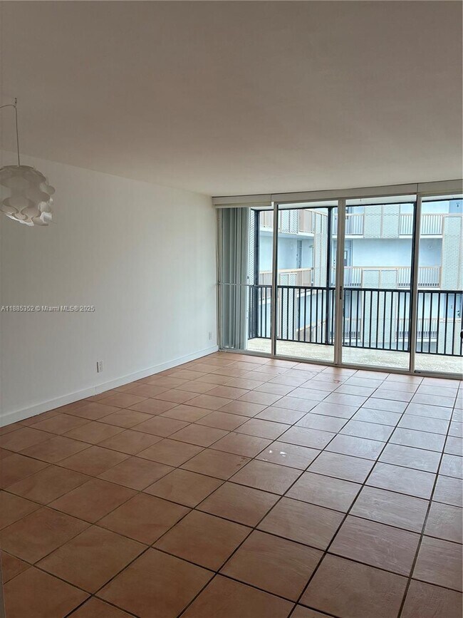 Photo - 1 bedroom in Aventura FL 33180