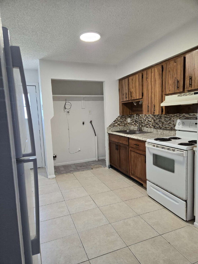 Photo - 3515-3517 Rose Rd Unit 3515