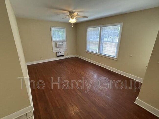 Photo - 413 3rd Ave NW