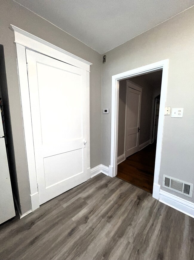 Photo - 5243 Bancroft Ave Unit 1W