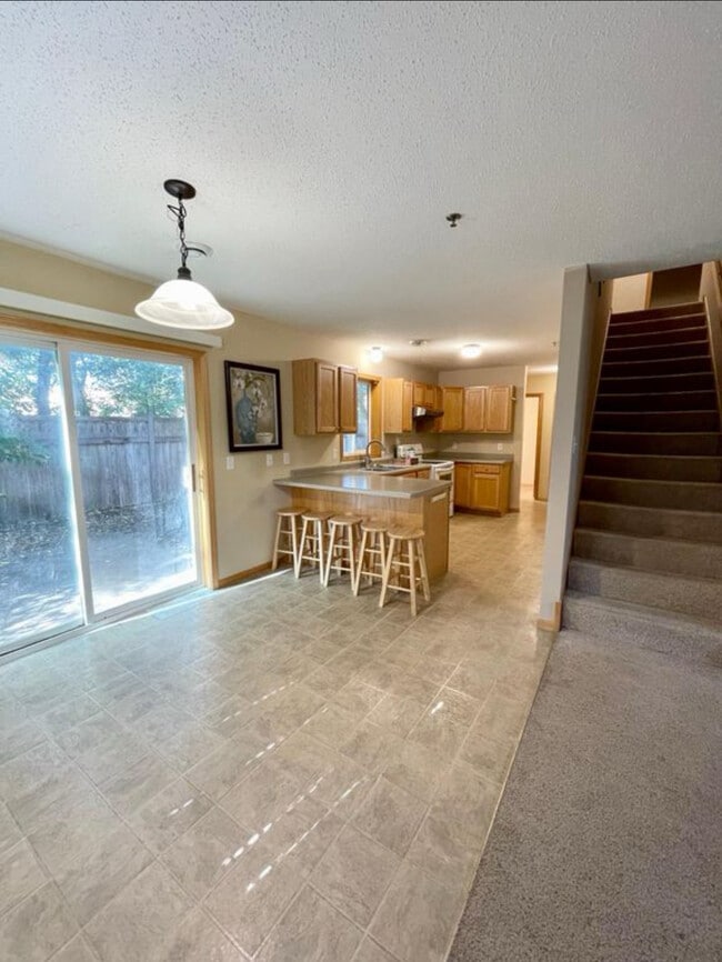 Kitchen and dinning room - 10172 Stutz Ct NE