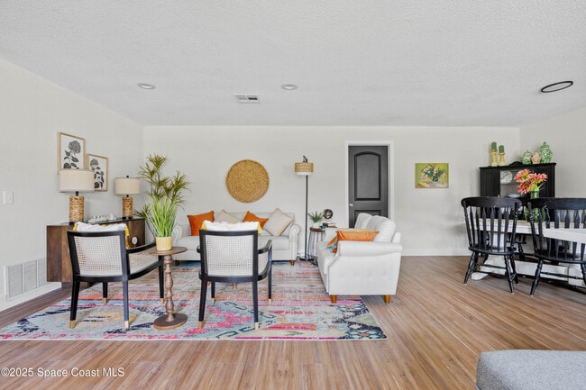 Photo - 1108 Vineland St