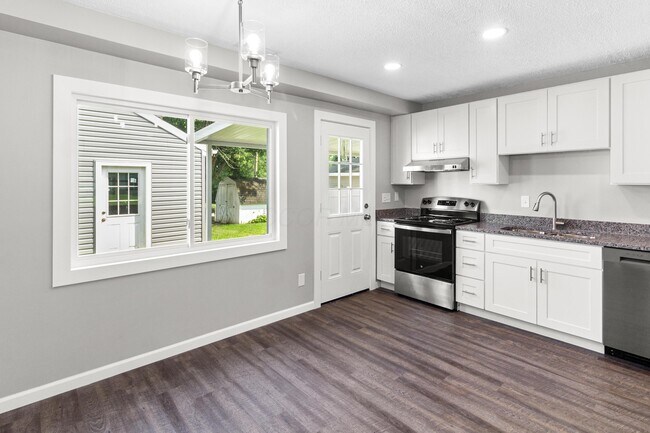 Photo - 261 Sunset Dr S