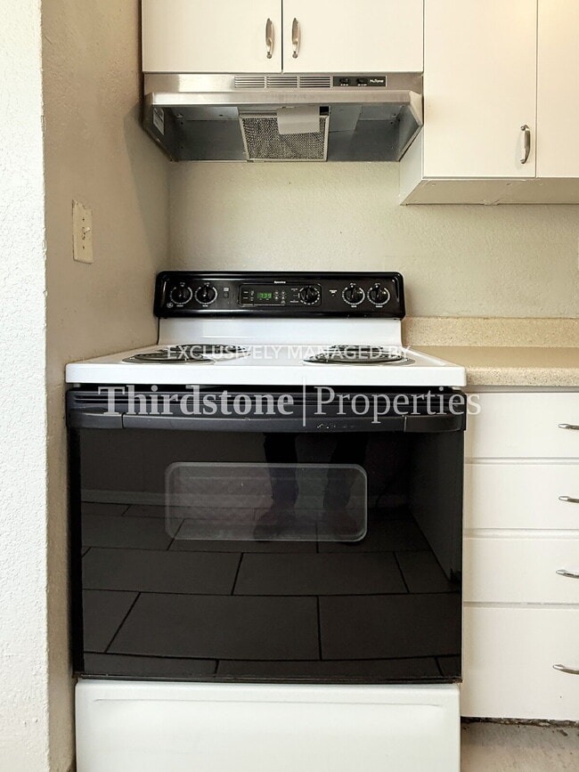 Photo - 1437 W 26th St Unit 3