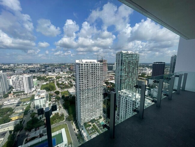 Building Photo - 700 NE 26th Ter Unit 3506 Rental