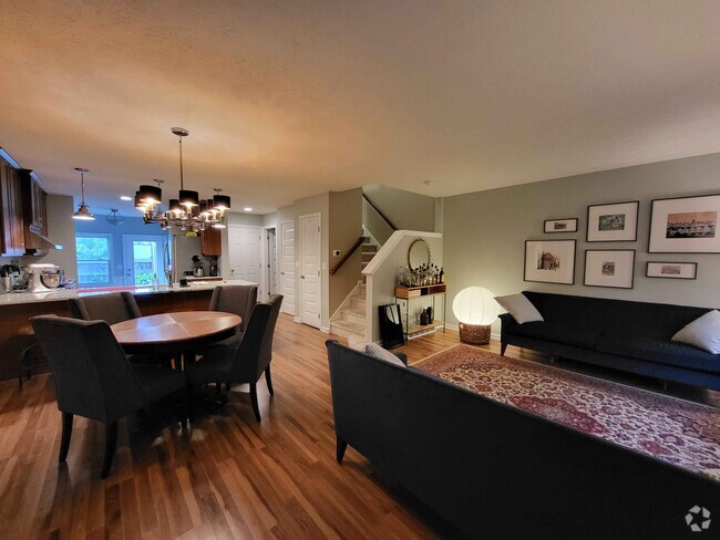 Building Photo - 923 Blodgett St SE Rental
