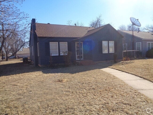 Building Photo - Nice and Spacious Rental