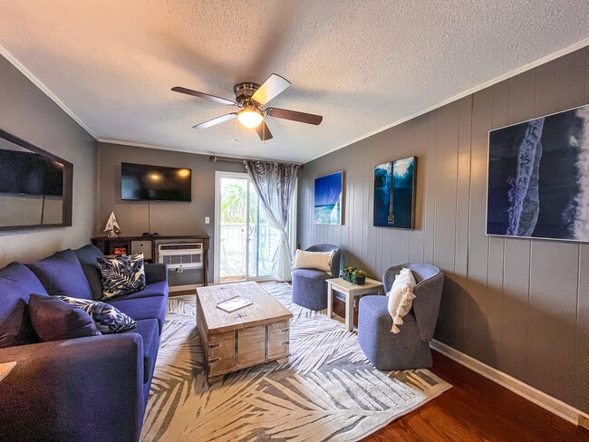 Photo - 1919 Spring St Unidad Blue Palms at the Beach