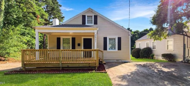 Photo - 3521 Neil St