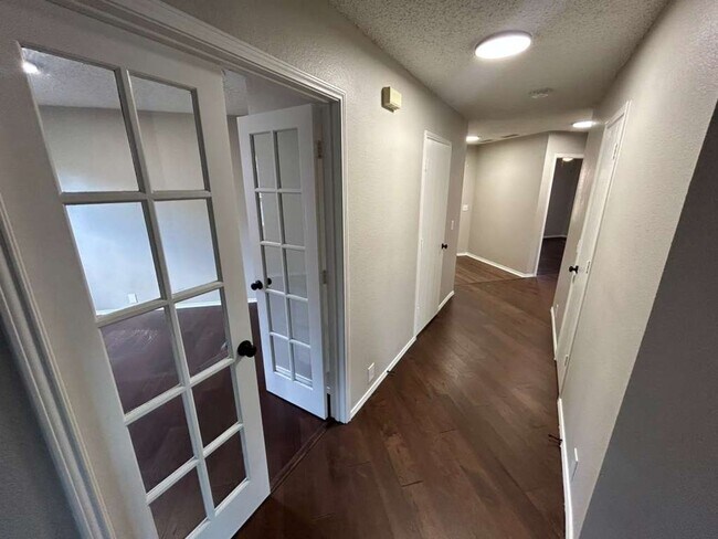 Photo - 307 Oakhurst Dr