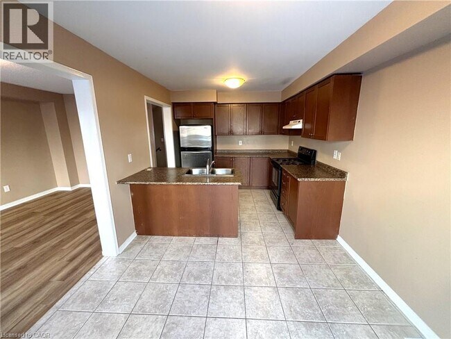 Photo - 3319 Mikalda Rd