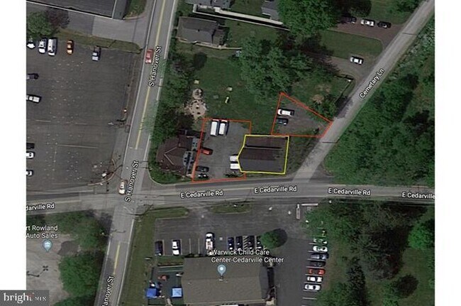 Photo - 203 E Cedarville Rd