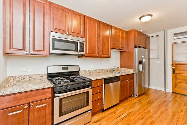 Building Photo - 5075 N Wolcott Ave Unit 1 Rental