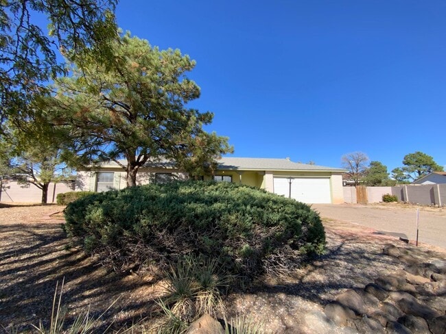 Photo - 3 Bedroom Single Story Home Available Near...