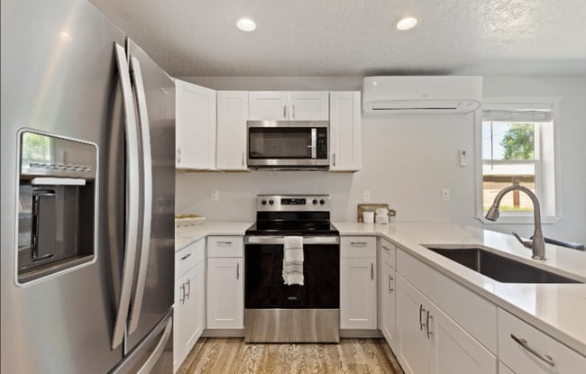 Photo - 2914 W Madison Ave