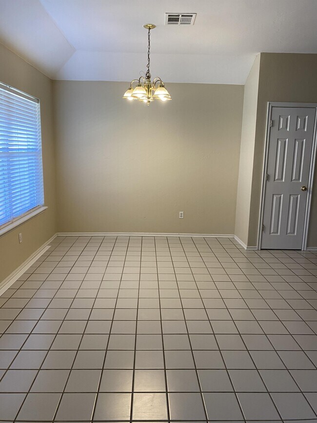 Photo - 5901 SE 88th St