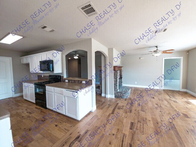 Photo - "Charming 3-Bedroom Retreat with 2 Full Ba...