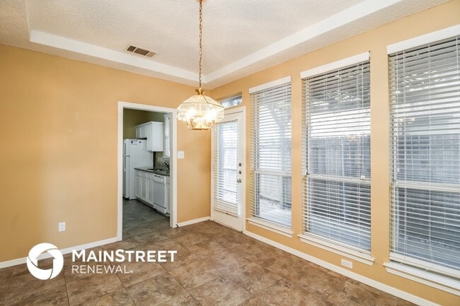 Photo - 4010 Windhaven Ln