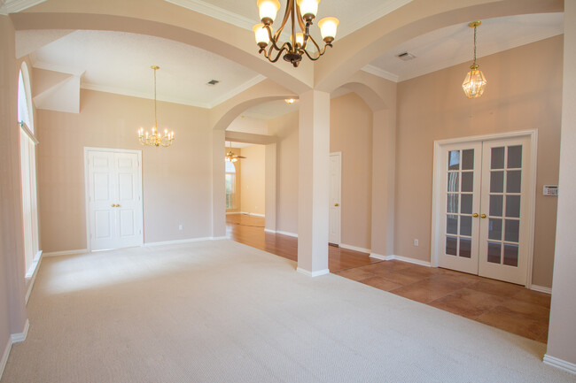 Photo - Updated 3-2-2 in Arlington! Hardwood Floors, Granite Counter Tops!