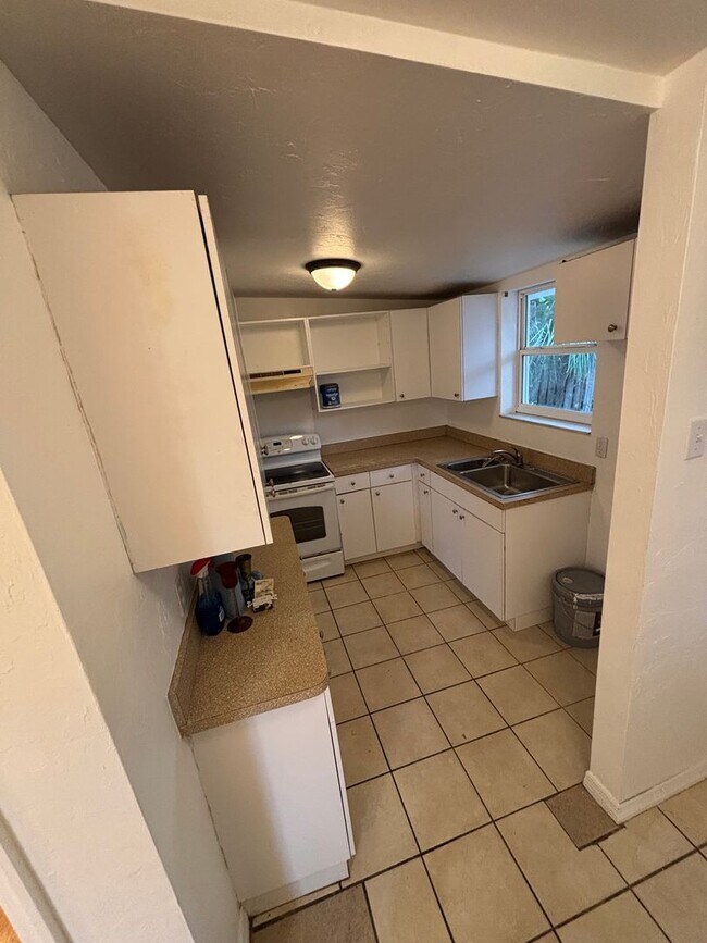 Photo - 3 bedroom 1 bath home in Sarasota Unit A