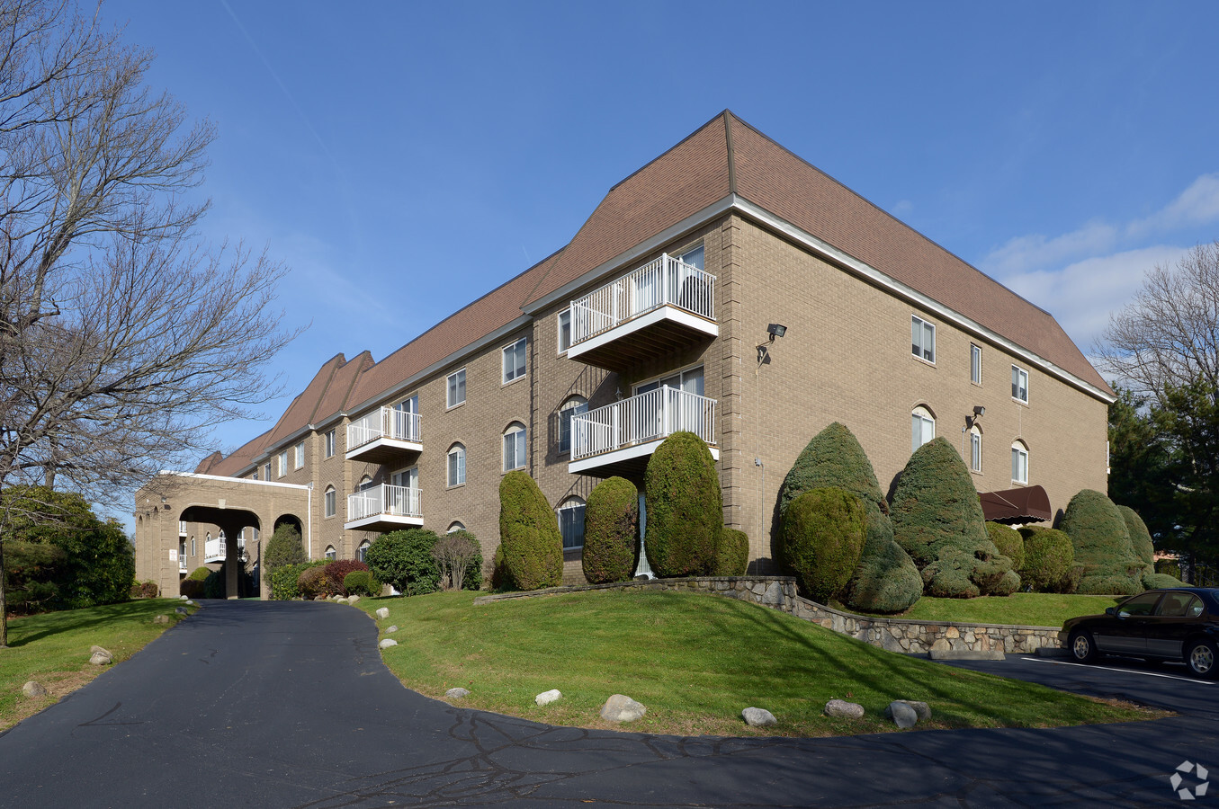 Chateau Regale Apartments - Chateau Regale Apartments