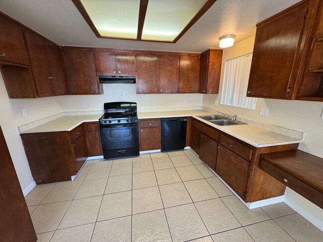 Building Photo - Oleander Unit Apt. A