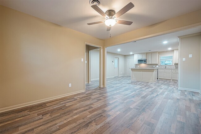 Photo - 722 Venice St