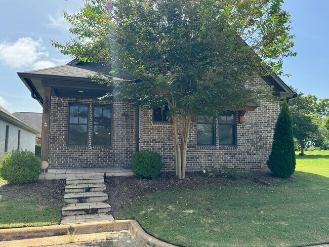 Building Photo - Gated Community Rental