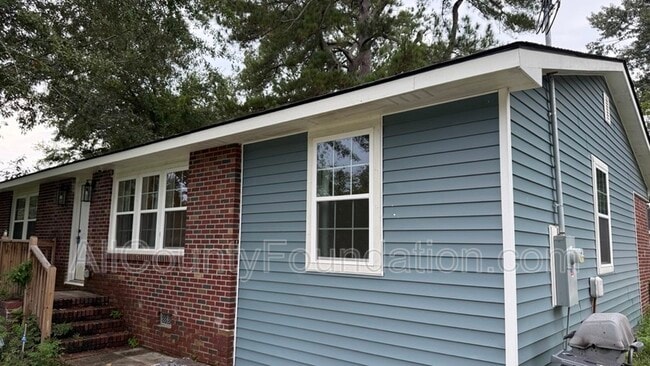 Photo - 212 Ellen St