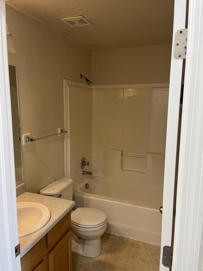 Photo - 206 Country West Rd