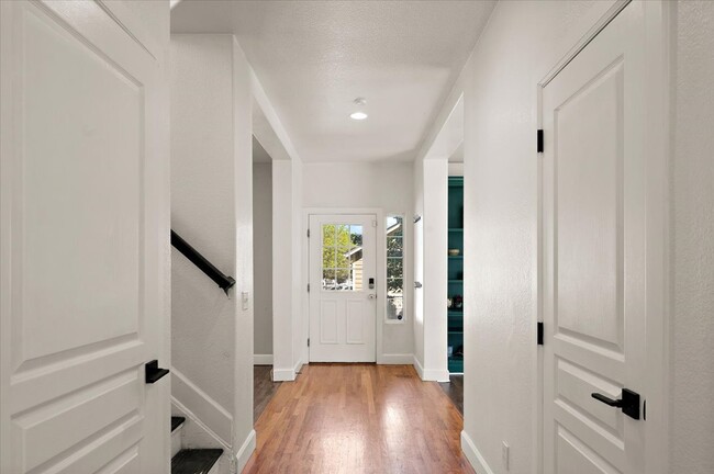 Photo - 2475 Saint Paul Dr