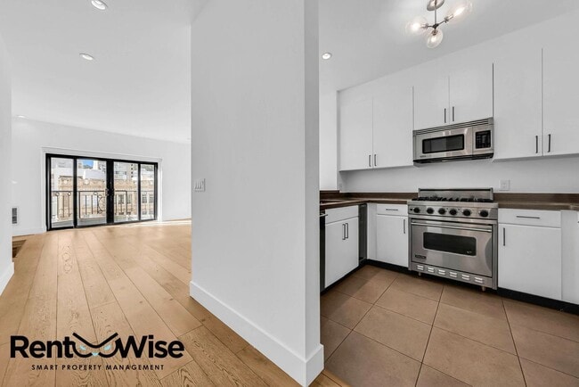 Building Photo - 1776 Sacramento St Unit 706