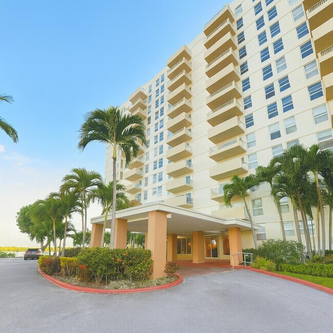 Photo - 880 NE 69th St Unidad 2g